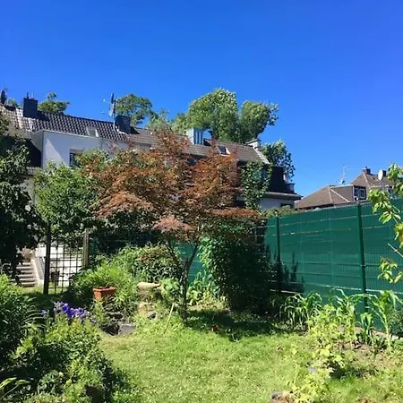 Near Messe And Airport, 2-bedroom Duplex With Kitchen And Garden Apartment Dusseldorf