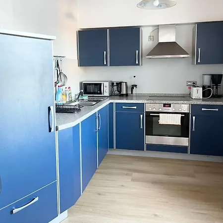 Near Messe And Airport, 2-bedroom Duplex With Kitchen And Garden Dusseldorf