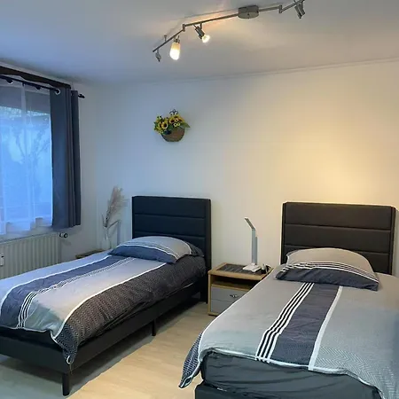 Messe With 2 Bedrooms, Kitchen And Garden Daire Düsseldorf