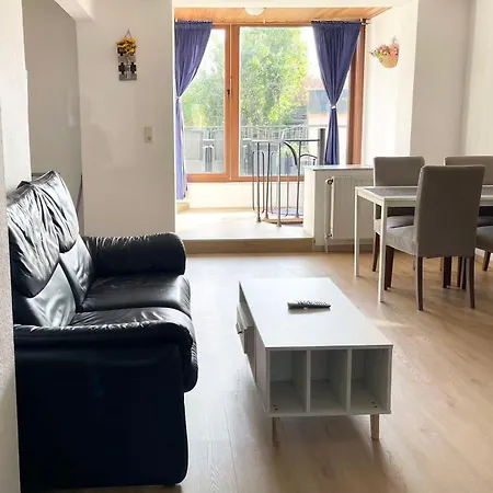 Messe With 2 Bedrooms, Kitchen And Garden *
