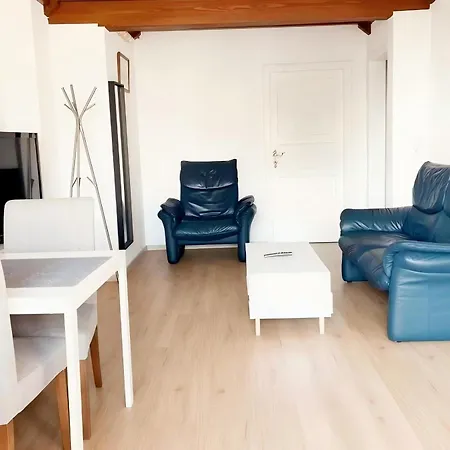 Messe With 2 Bedrooms, Kitchen And Garden *