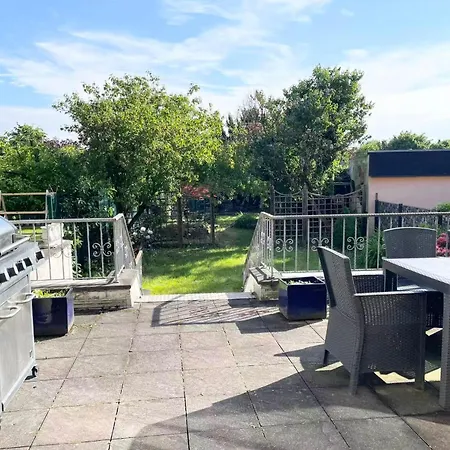 Messe With 2 Bedrooms, Kitchen And Garden Düsseldorf