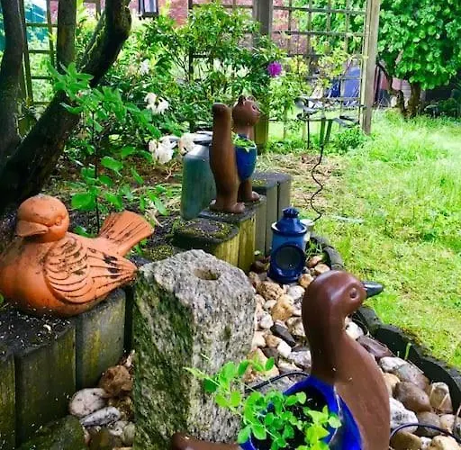 Messe With 2 Bedrooms, Kitchen&garden