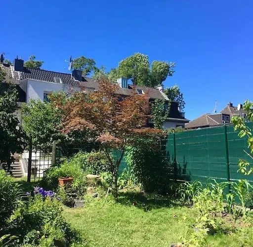 Messe With 2 Bedrooms, Kitchen And Garden Daire Düsseldorf