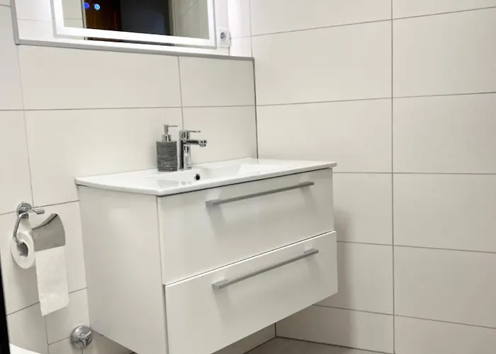 Appartement Messe With 2 Bedrooms, Kitchen&garden Düsseldorf