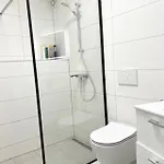 Messe With 2 Bedrooms, Kitchen And Garden *