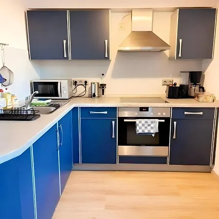 Messe With 2 Bedrooms, Kitchen And Garden Apartmán *