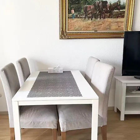 Apartmán Messe With 2 Bedrooms, Kitchen And Garden Düsseldorf