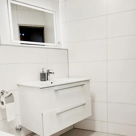 Messe With 2 Bedrooms, Kitchen And Garden * Düsseldorf