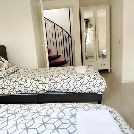 Messe With 2 Bedrooms, Kitchen And Garden * Düsseldorf
